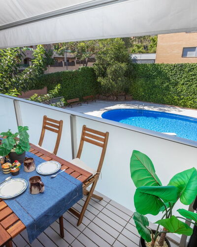 Silves: Water, Sky, Cloud, Property, Swimming Pool, Seaside Resort, Azure, Blue, Building, Outdoor Furniture