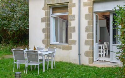 Accommodation:&nbsp;Château de Kergonano, dans L'Orangerie 700.5