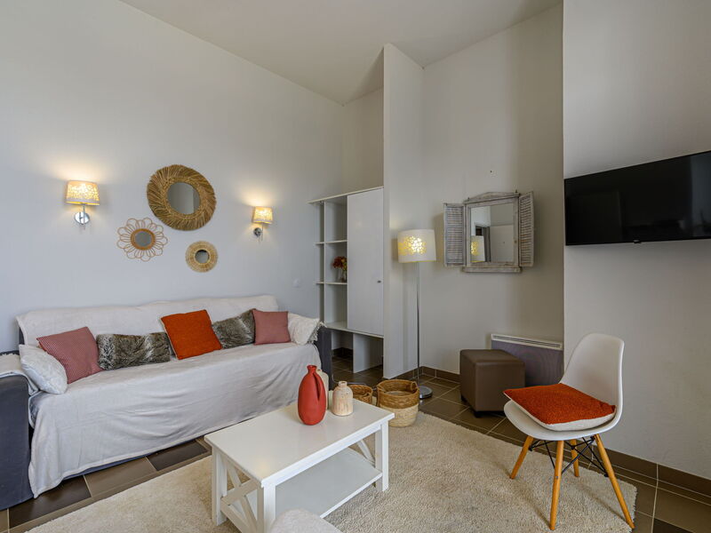 Accommodation:&nbsp;Château de Kergonano, 700.9