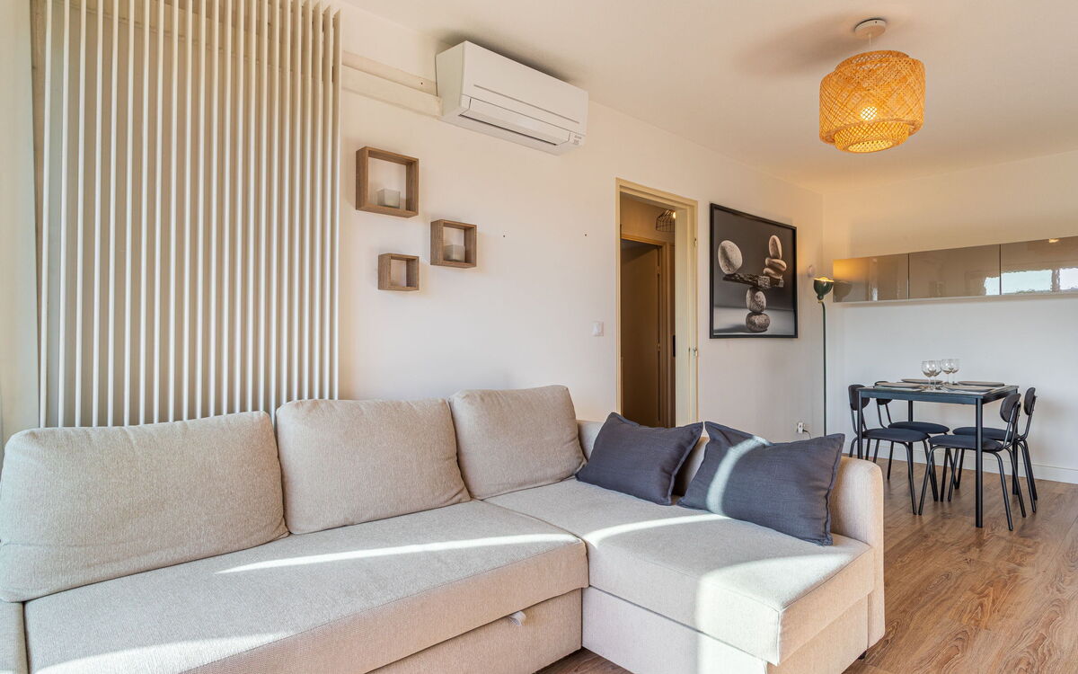 Accommodation:&nbsp;Les Jardins du Luxembourg 250.3