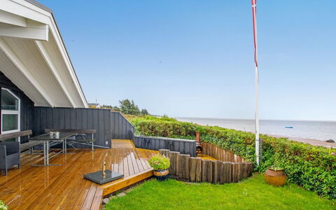 Holmwith - 50M from the Sea: Ceiling, Flooring, Interior Design, Floor, Composite Material, Furniture, Resort, Hotel, Design, Daylighting