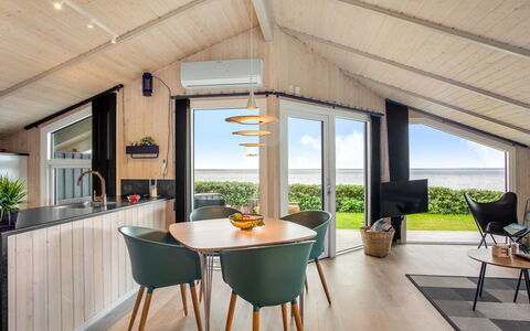 Holmwith - 50M from the Sea: Ceiling, Flooring, Interior Design, Floor, Composite Material, Furniture, Resort, Hotel, Design, Daylighting