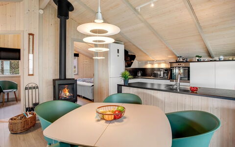 Holmwith - 50M from the Sea: Ceiling, Flooring, Interior Design, Floor, Composite Material, Furniture, Resort, Hotel, Design, Daylighting