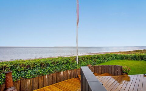 Holmwith - 50M from the Sea: Ceiling, Flooring, Interior Design, Floor, Composite Material, Furniture, Resort, Hotel, Design, Daylighting