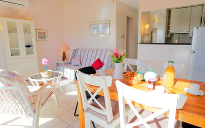 Accommodation:&nbsp;Port la Roquille 627.2