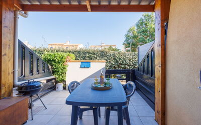 Accommodation:&nbsp;Port la Roquille 627.1