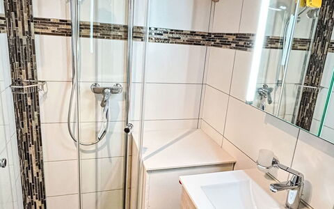 Häuschen Stadel: Property, Mirror, Tap, Plumbing Fixture, Sink, Bathroom, Interior Design, Floor, Bathroom Sink