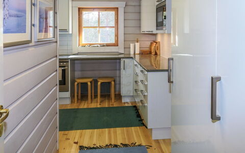 Alkuvilla: Waterway, Bank, Watercourse, Lake, Cottage, Forest, Channel, Reservoir, Log Cabin
