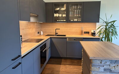 Accommodation:&nbsp;Christine Eg 500.1