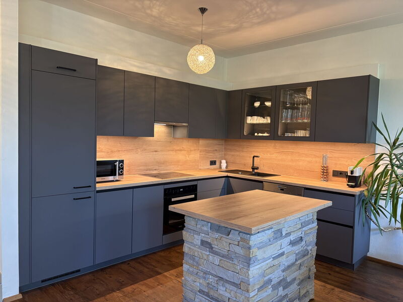Accommodation:&nbsp;Christine Eg 500.1