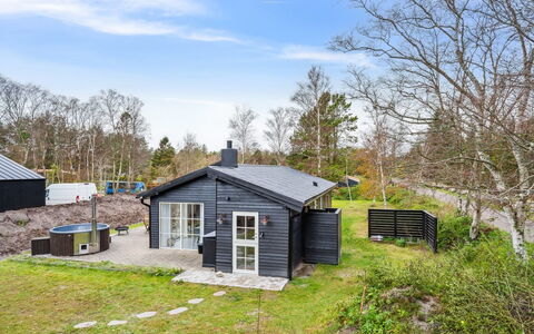 Elizabeta - 175M from the Sea: Thatching, Cottage, House, Roof, Home, Farmhouse, Hut, Estate, Village