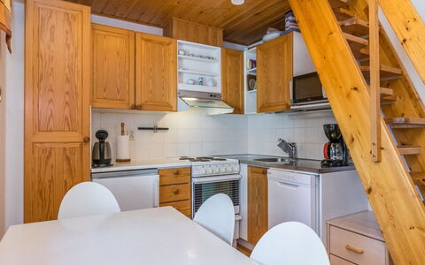 Siulapalkinen B 10: Waterway, Bank, Watercourse, Lake, Cottage, Forest, Channel, Reservoir, Log Cabin
