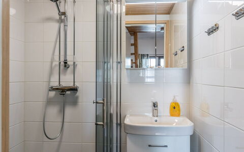 Saarihely B 9: Bathroom, Plumbing Fixture, Interior Design, Flooring, Bathroom Sink, Floor, Sink, Tap, Plumbing, Shower