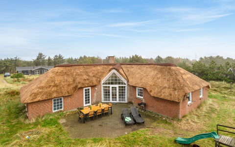 Edlef - 800M from the Sea: Cottage, Shed, Hut, Farmhouse, Prairie, Shack, Barn, Log Cabin, Garden Buildings