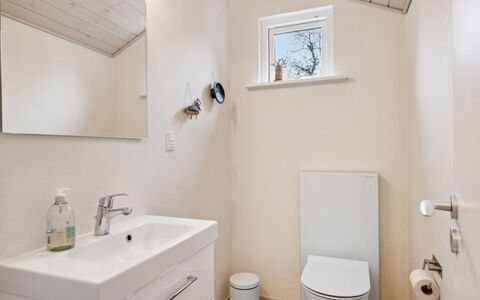 Stillfrieda - 150M from the Sea: Bathroom, Plumbing Fixture, Wall, Flooring, Bathroom Sink, Floor, Sink, Interior Design, Toilet, Tap