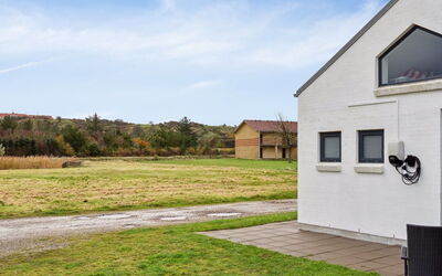 Helemine - 400M from the Sea