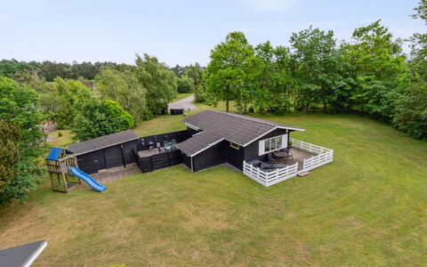 Ristana - 200M from the Sea: Roof, Home, Door, Cottage, Shade, Siding, Yard, Estate, Backyard