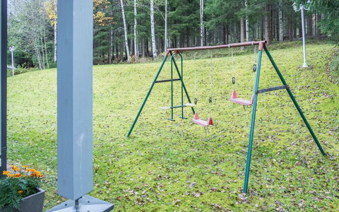 Vuokatin Tähti: Garden, Outdoor Play Equipment, Lawn, Shade, Park, Backyard, Yard, Landscaping, Swing, Woodland