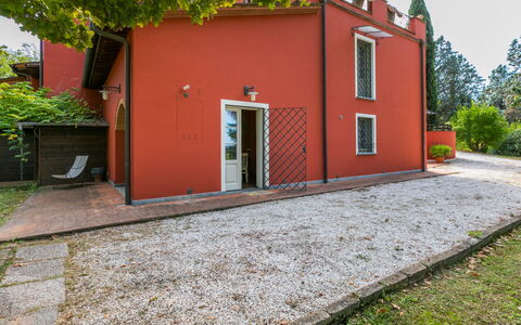 Casale Il Poggio: Sky, Building, Plant, Wood, Mountain, Land Lot, Urban Design, Landscape, Real Estate, Facade