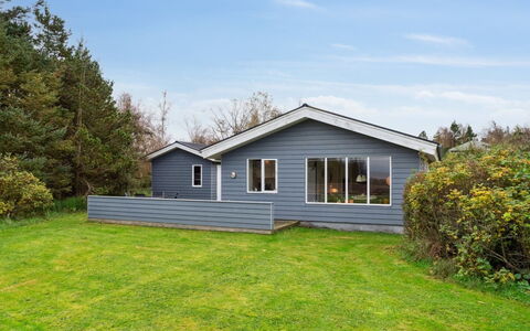 Luchia - 200M to the Fjord: Grass, House, Shrub, Cottage, Roof, Home, Siding, Groundcover, Estate, Garden