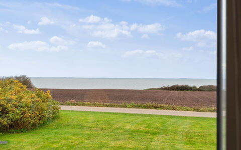 Luchia - 200M to the Fjord: Sky, Grass, Horizon, Natural Landscape, Grassland, Plain, Ecoregion, Cloud, Land Lot, Sea