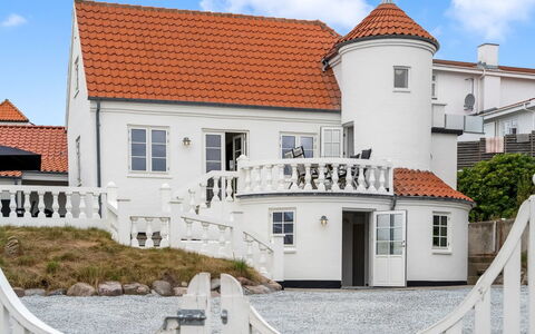 Edmond - 150M from the Sea: 