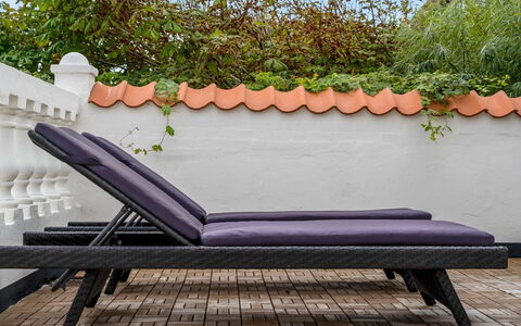 Edmond - 150M from the Sea: 