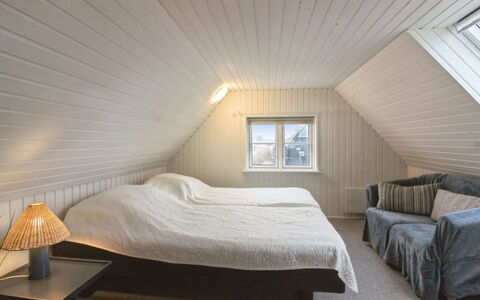 Edmond - 150M from the Sea: Wall, Wood, Ceiling, Flooring, Floor, Bedroom, Interior Design, Bed, Bed Sheet, Lighting