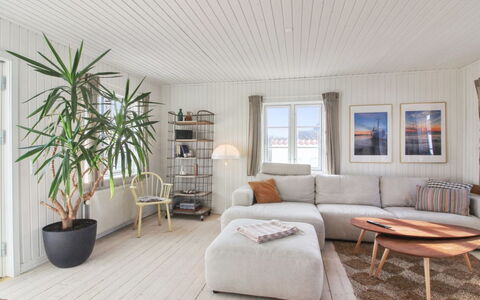 Edmond - 150M from the Sea: Flooring, Floor, Wood, Interior Design, Wood Flooring, Couch, Furniture, Living Room, Ceiling, Home