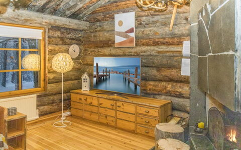 Saariselän Poromooli A7: Waterway, Bank, Watercourse, Lake, Cottage, Forest, Channel, Reservoir, Log Cabin