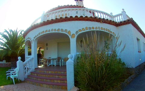Villa Marisol: Plant, Sky, Building, Shade, Stairs, Real Estate, House, Facade, Arecales, Landscape