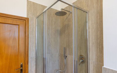 Accommodation:&nbsp;Siby 400.1