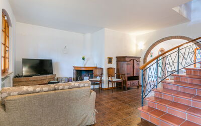 Accommodation:&nbsp;Siby 400.3