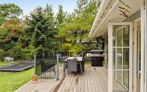 Ilva - 250M from the Sea: Roof, Home, Door, Cottage, Shade, Siding, Yard, Estate, Backyard