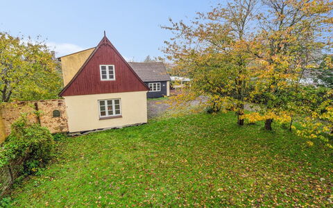 Edele - 3.8Km from the Sea: Roof, Home, Door, Cottage, Shade, Siding, Yard, Estate, Backyard