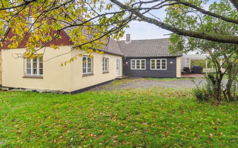 Edele - 3.8Km from the Sea: Roof, Home, Door, Cottage, Shade, Siding, Yard, Estate, Backyard