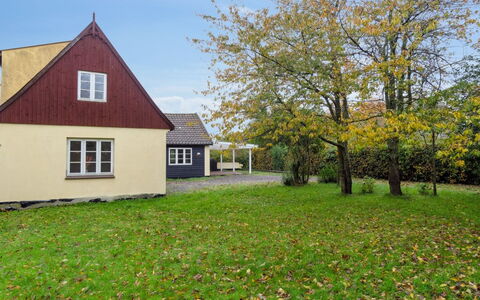 Edele - 3.8Km from the Sea: Roof, Home, Door, Cottage, Shade, Siding, Yard, Estate, Backyard