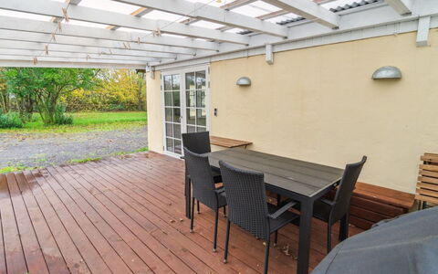 Edele - 3.8Km from the Sea: Roof, Home, Door, Cottage, Shade, Siding, Yard, Estate, Backyard