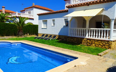 Villa Laura: Water, Plant, Property, Building, Window, Azure, Swimming Pool, Sky, Leisure, Shade