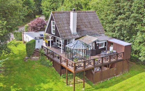Vesa - 2.4Km from the Sea: Roof, Cottage, Home, Garden, Porch, Farmhouse, Estate, Design, Yard, Landscaping