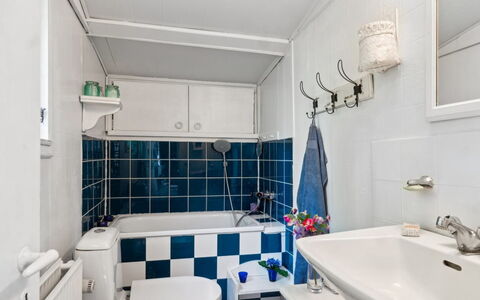 Vesa - 2.4Km from the Sea: Plumbing Fixture, Interior Design, Flooring, Bathroom, Floor, Tap, Sink, Plumbing, Room, Ceiling