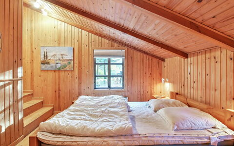 Muriel - 1.1Km from the Sea: Wood, Bedroom, Interior Design, Floor, Furniture, Ceiling, Bed, Flooring, Room, Hardwood