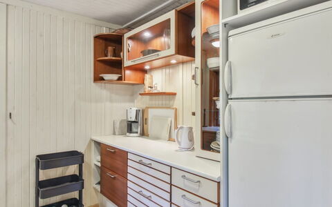 Muriel - 1.1Km from the Sea: Major Appliance, Wood, Interior Design, Kitchen, Kitchen Appliance, Flooring, Countertop, Cabinetry, Floor, Room