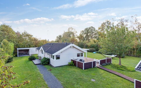 Hilaria - 1.4Km from the Sea: Home, Residential Area, House, Cottage, Roof, Land Lot, Siding, Garden, Estate, Lawn