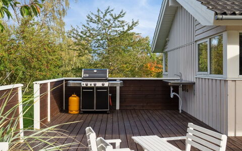 Hilaria - 1.4Km from the Sea: Home, Residential Area, House, Cottage, Roof, Land Lot, Siding, Garden, Estate, Lawn