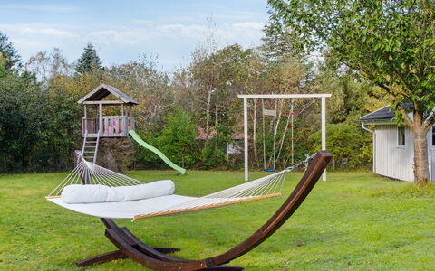 Hilaria - 1.4Km from the Sea: Home, Residential Area, House, Cottage, Roof, Land Lot, Siding, Garden, Estate, Lawn