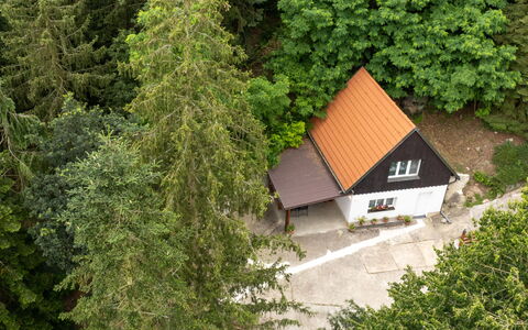 Zimořský Domek: Plant, Plant Community, Building, Window, Wood, Natural Landscape, House, Tree, Grass, Landscape