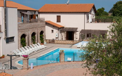 Accommodation:&nbsp;Trilocale 100.2