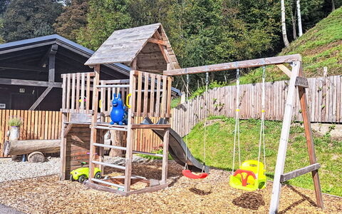 Beim Kainzbauer: Plant, Tree, Land Lot, Wood, Playground Slide, Chute, Playground, Leisure, Grass