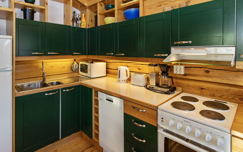 Iso-Veke: Wood, Cottage, Log Cabin, Forest, Shed, Garden Buildings, Larch, Woodland, Wood Stain